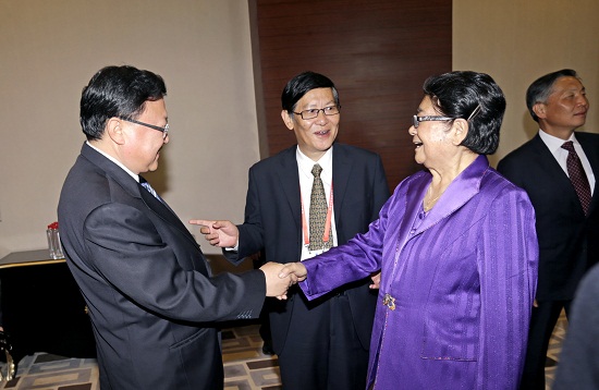 第十届全国人大副委员长顾秀莲在生态文明贵阳国际论坛2016年年会上会见王彤宙总经理